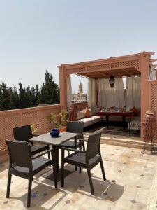Lire la suite à propos de l’article Riad Dar Asdika | séjour authentique au cœur de Marrakech 🧘‍♀️🇲🇦
